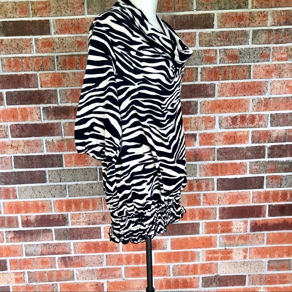 Women’s Plus Size 2X EYESHADOW, Animal Print Top - Picture 3 of 7